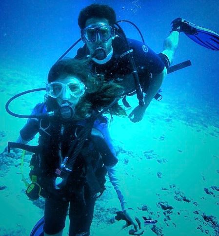 Gaby Jamieson husband Will Kemp and daughter Thalie scuba diving